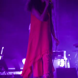 Solange Lights Up the Stage in Red