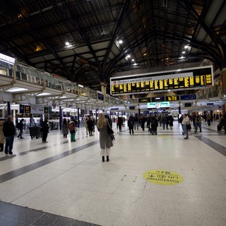 Bustling Liverpool Street Station Main Concourse
