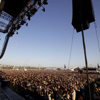 Coachella 2011: Rockin' with the Crowd
