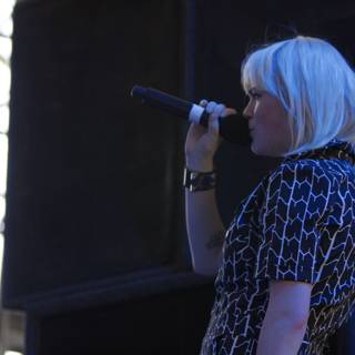 Blonde Bombshell Belting Out Tunes at Coachella