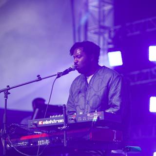 Sampha's Electrifying Performance on the Keyboard