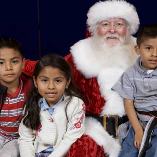 Santa Claus spreads Christmas cheer at children's hospital