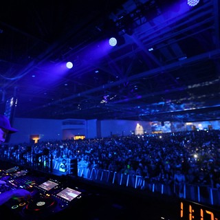 DJ Commands Massive Crowd at Wobbleland 2026