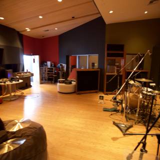 Inside the 2013/fm Recording Studio