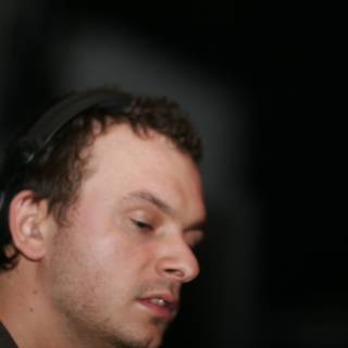 Groove with Andy C