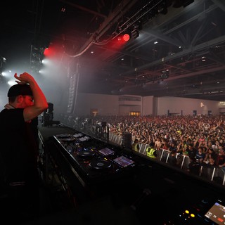 DJ Commands Massive Indoor Festival Crowd at Wobbleland