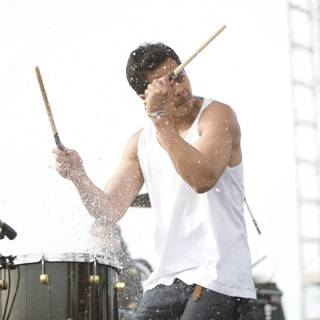 Drumming with a Splash