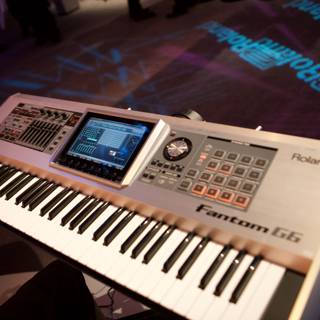 Roland Fender Guitar Synthesizer Takes Center Stage