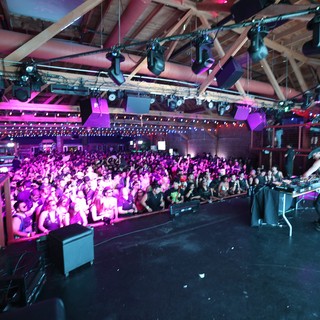DJ Ignites Packed Crowd at Wobbleland Festival 2026
