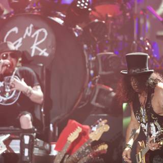 Guns N Roses and Slash Rocking the Crowd