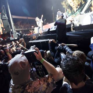 Paparazzi captivated by concert performance