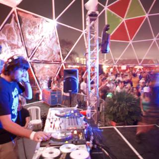 Coachella DJ electrifies urban night sky