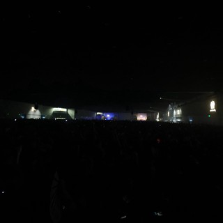 Massive Crowd Engulfed in Darkness at Wobbleland 2026