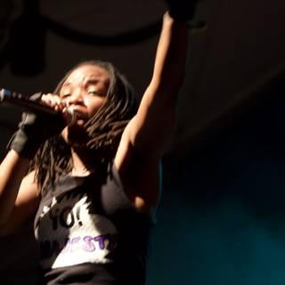 Rocking the Crowd: A Dreadlocked Singer's Performance at Coachella 2008