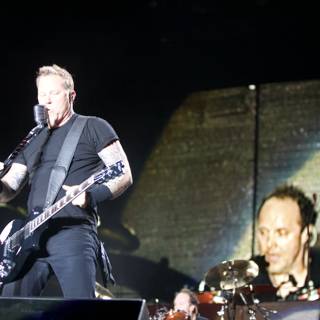 Metallica Rocks Paris with The Black Album