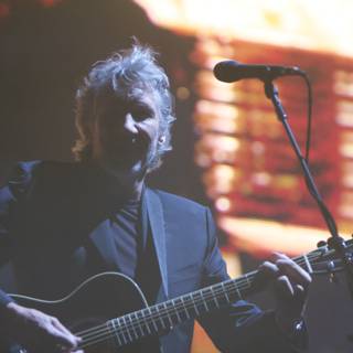 Roger Waters' Electrifying Solo Performance