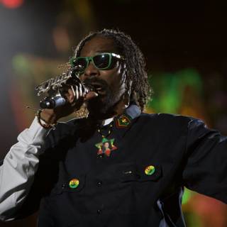 Snoop Dogg Drops the Mic at Coachella 2012