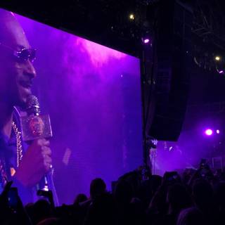 Snoop Dogg Rocks the Stage