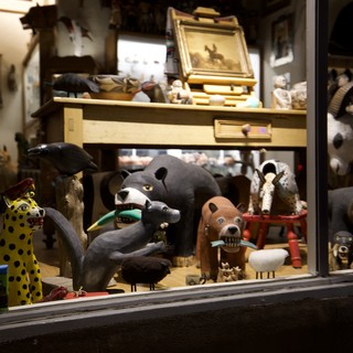 folk art gallery or craft shop