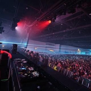 DJ Commands Massive Crowd at Wobbleland 2026