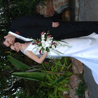 outdoor-garden-venue-possibly-southern-california-or-florida-based-on-tropical-vegetation