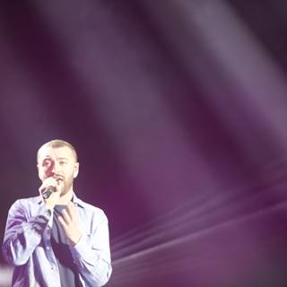 Sam Smith Brings Down the House with Solo Performance