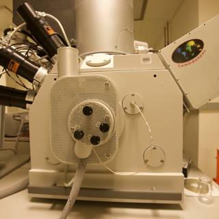 Advanced Microscopy Technology at Caltech Lab