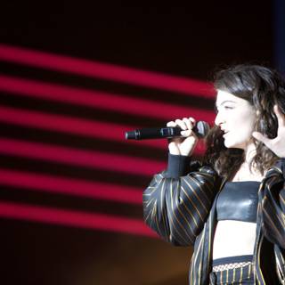Lorde's Electrifying Performance