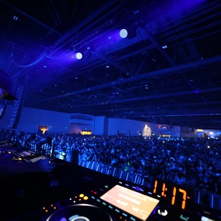 DJ Commands Massive Crowd at Wobbleland 2026