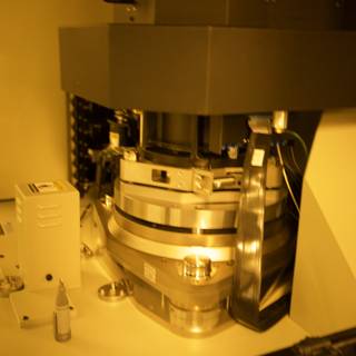 Nanomachine with Metal Object