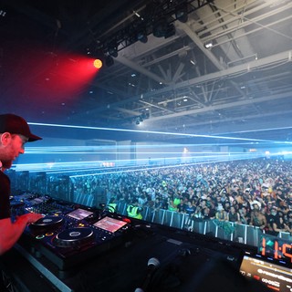 DJ Commands Massive Crowd at Wobbleland Festival 2026