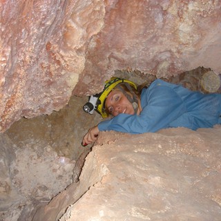woman-caver