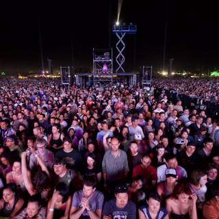 Massive Crowd Rocks Coachella 2009