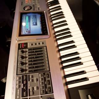 Yamaha RX-7 Digital Keyboard Takes Center Stage