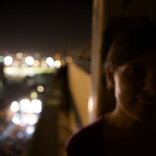 environmental-portrait-low-light-bokeh