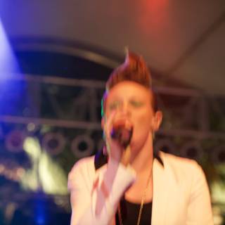 Live At Coachella: Mesmerizing Singer on Stage