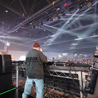 DJ Commands Massive Crowd at Wobbleland Festival 2026