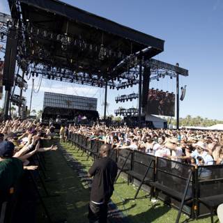 Coachella Sunday Crowd Rocks Out to Live Performance
