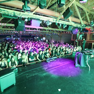 DJ Ignites Massive Crowd at Wobbleland 2026
