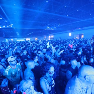 Massive Blue-Lit Crowd Surges at Wobbleland 2026