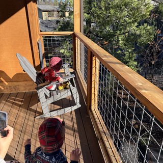 candid-family-snapshot-overhead-perspective