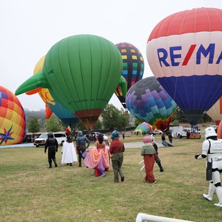 Star Wars Cosplayers Meet Hot Air Balloons at Festival