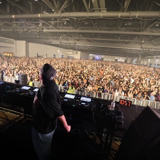 DJ Commands Massive Indoor Festival Crowd at Wobbleland
