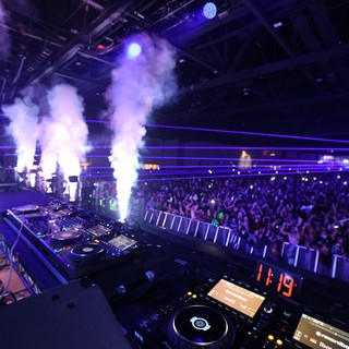 DJ Commands Massive Crowd at Wobbleland 2026