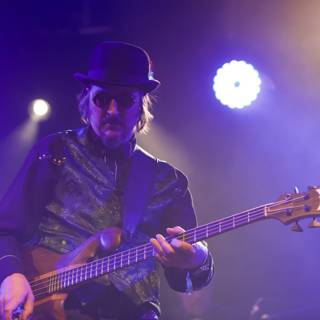Les Claypool: The Entertainer in a Top Hat