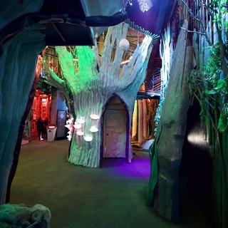 Whimsical Tree House Installation in Immersive Art Museum