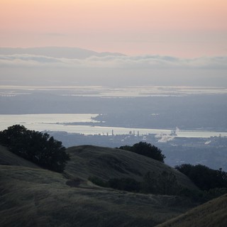 mount-diablo-state-park-contra-costa-county-california-usa-looking-west-toward-the-san-francisco-bay-and-richmond-refinery