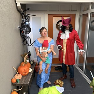 Peter Pan Family Halloween Costume on Front Porch