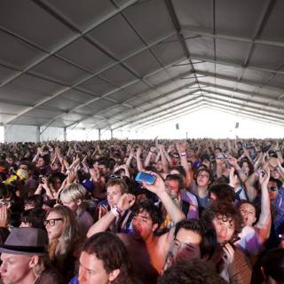 Saturday Concertgoers Raise the Roof