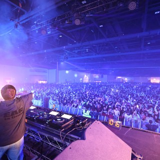 DJ Commands Massive Crowd at Wobbleland 2026